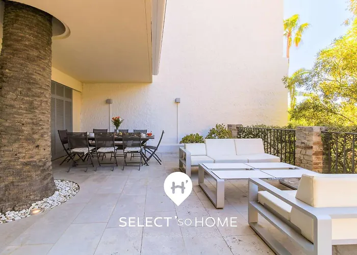 Villa Select'sohome - Pour 8 Personnes Avec Jacuzzi, Vue Et Parking A Quelques Pas Du Port Du Lavandou ! - Moun Pantai *